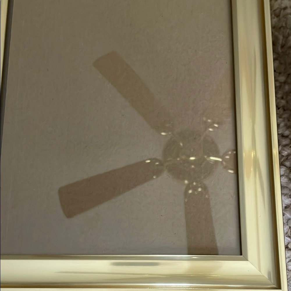 Elegant Gold Photo Frame like new !!